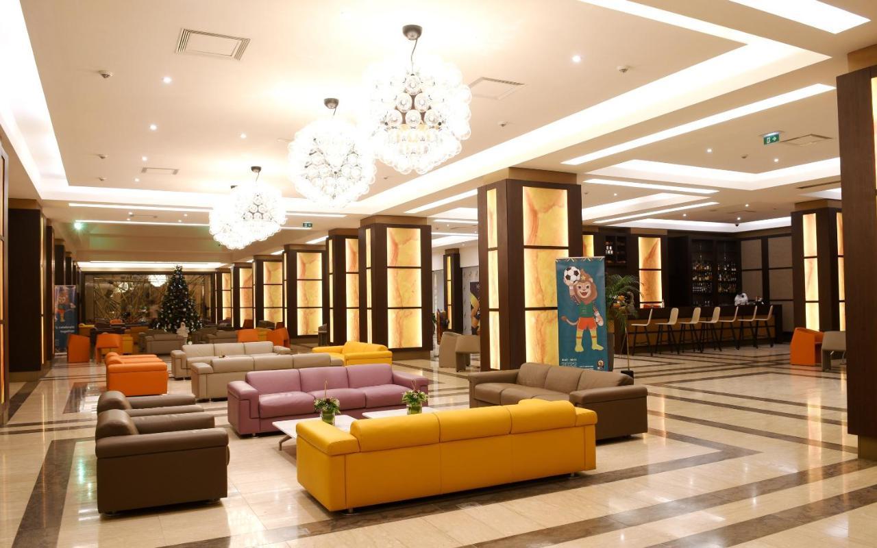 Krystal Palace Douala Exteriör bild