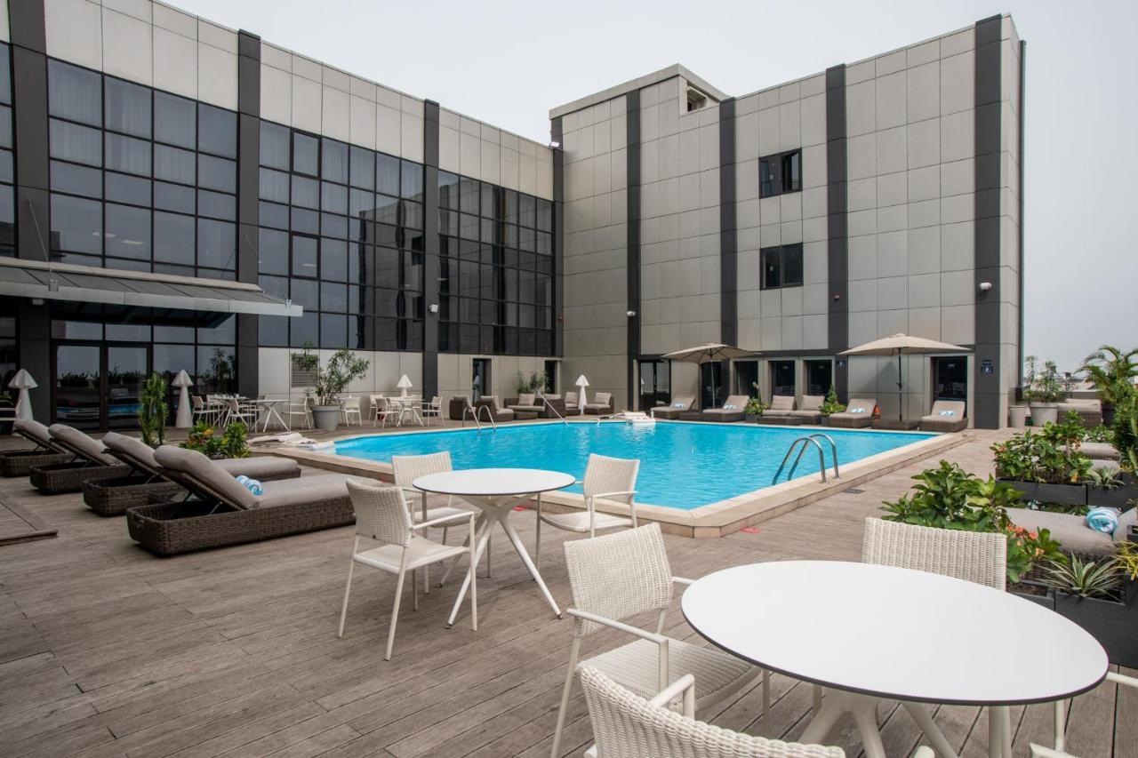 Krystal Palace Douala Exteriör bild