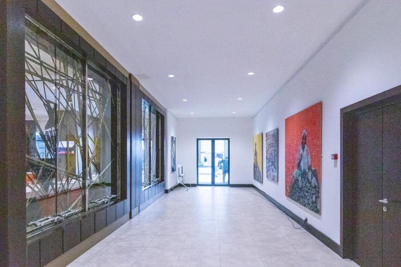 Krystal Palace Douala Exteriör bild