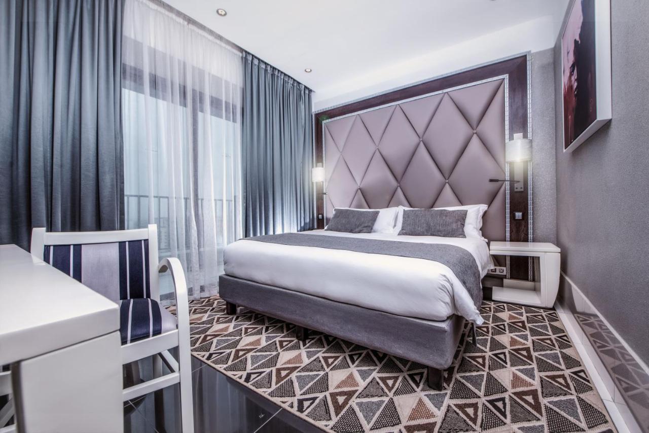 Krystal Palace Douala Exteriör bild