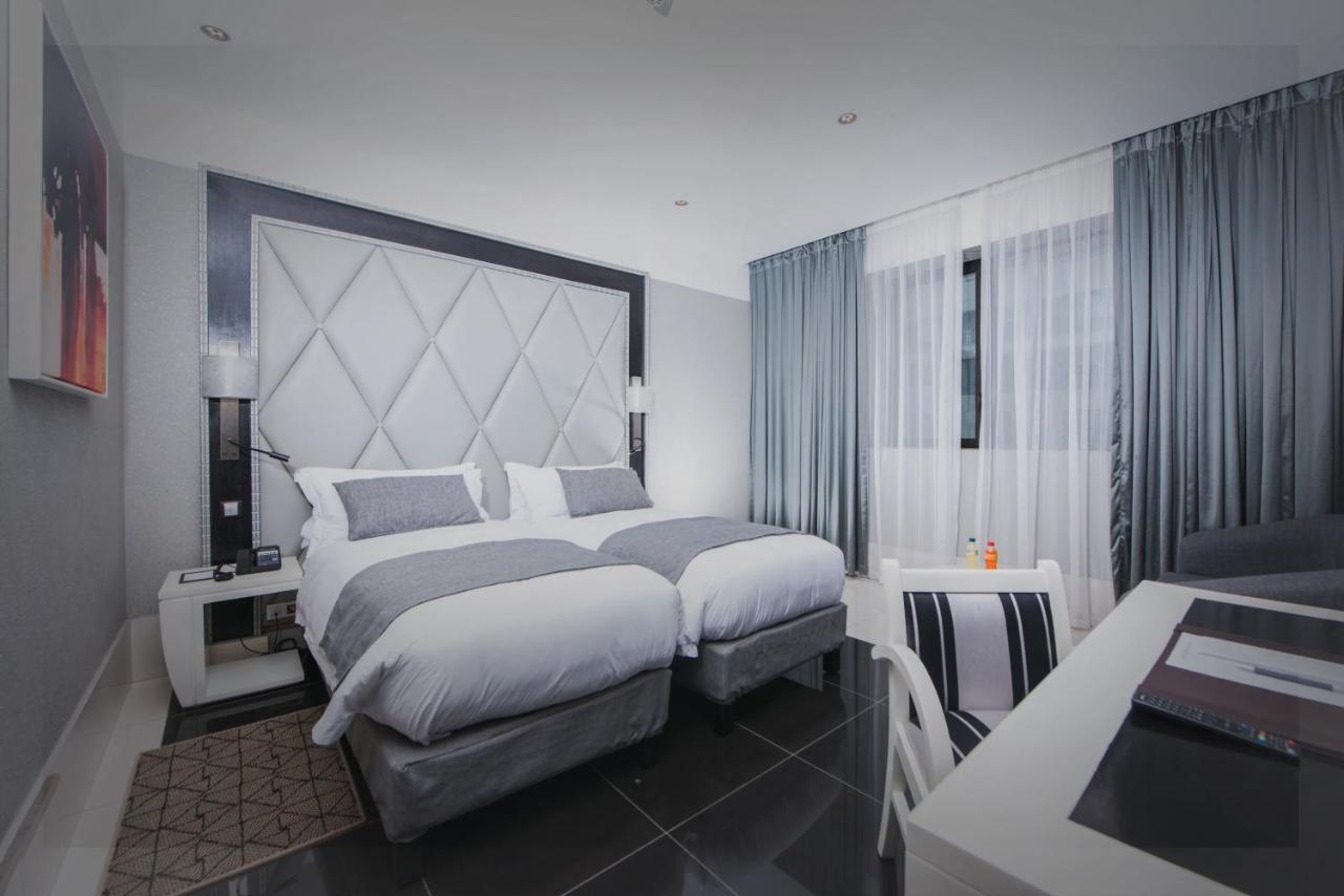 Krystal Palace Douala Exteriör bild