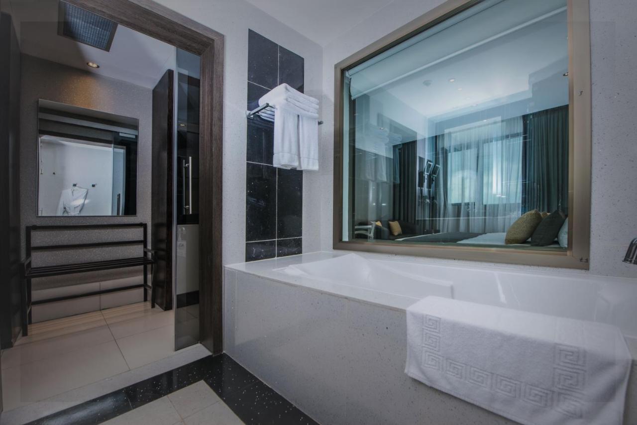 Krystal Palace Douala Exteriör bild